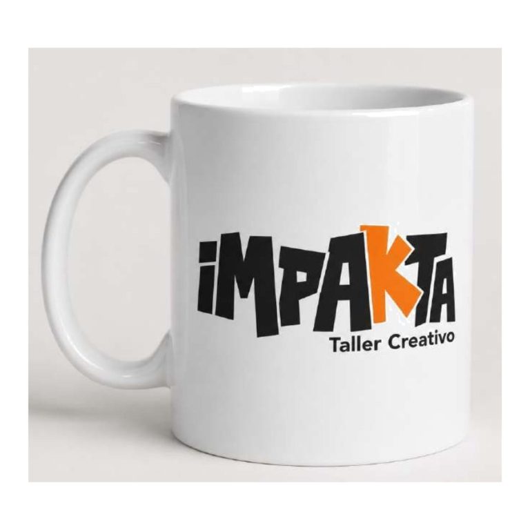 Taza blanca personalizable de Impakta Taller Creativo